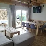 Nyaraló Domcek Michaela *